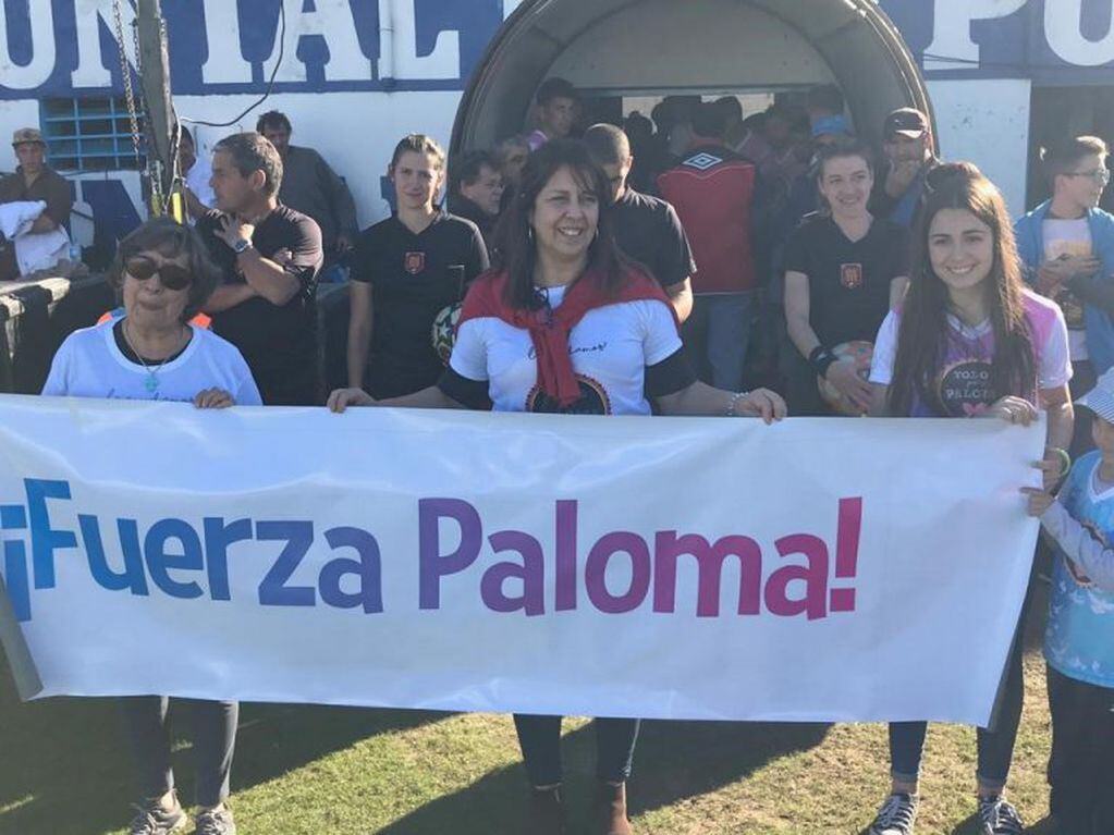 Jugadores y personalidades destacadas en el partido a beneficio de Paloma.