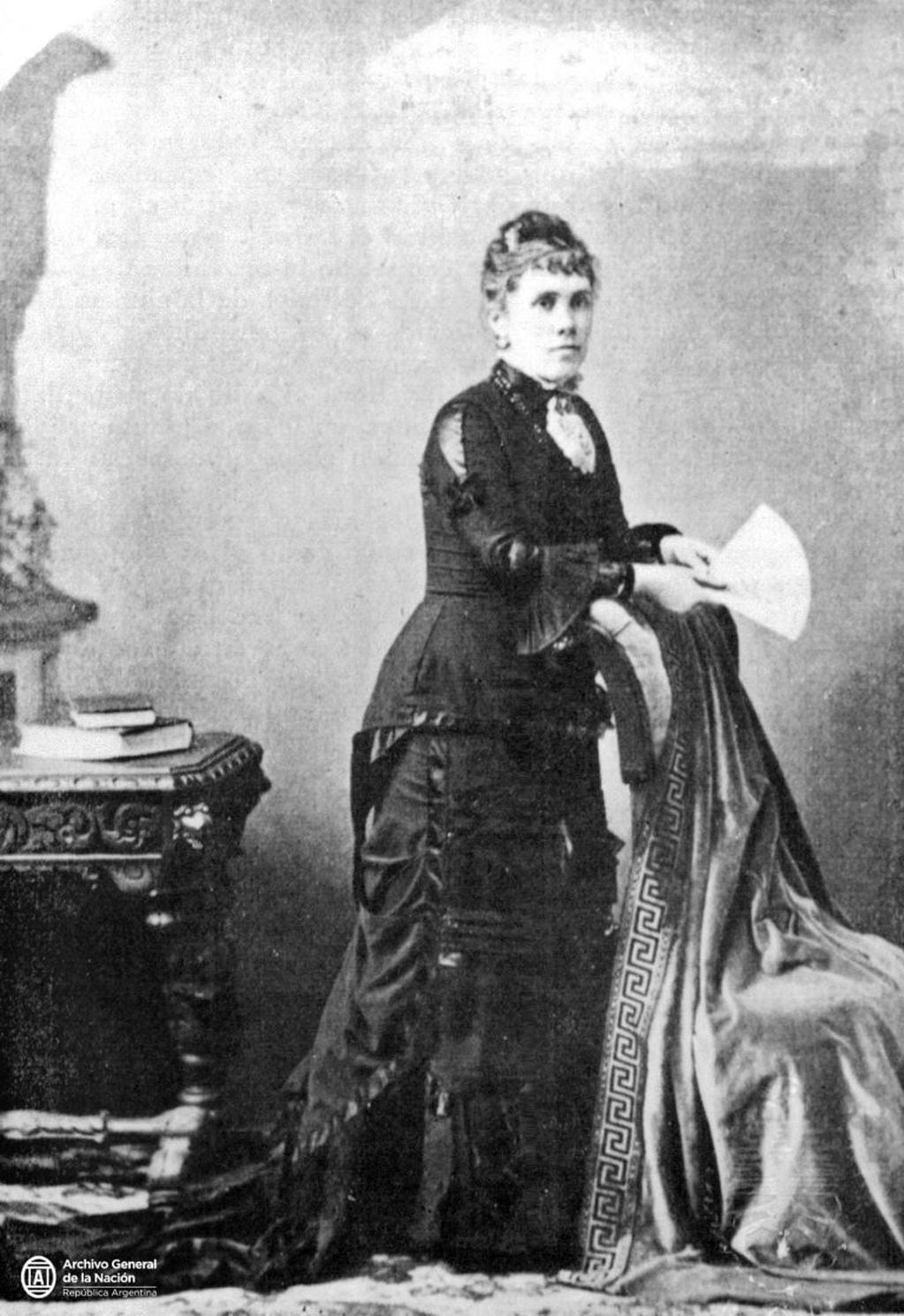 Mary Olstine Graham, educadora traída desde Estados Unidos en 1879 por Sarmiento, directora de la Escuela Normal Nacional Nº1 de La Plata. Crédito: Archivo General de la Nación.