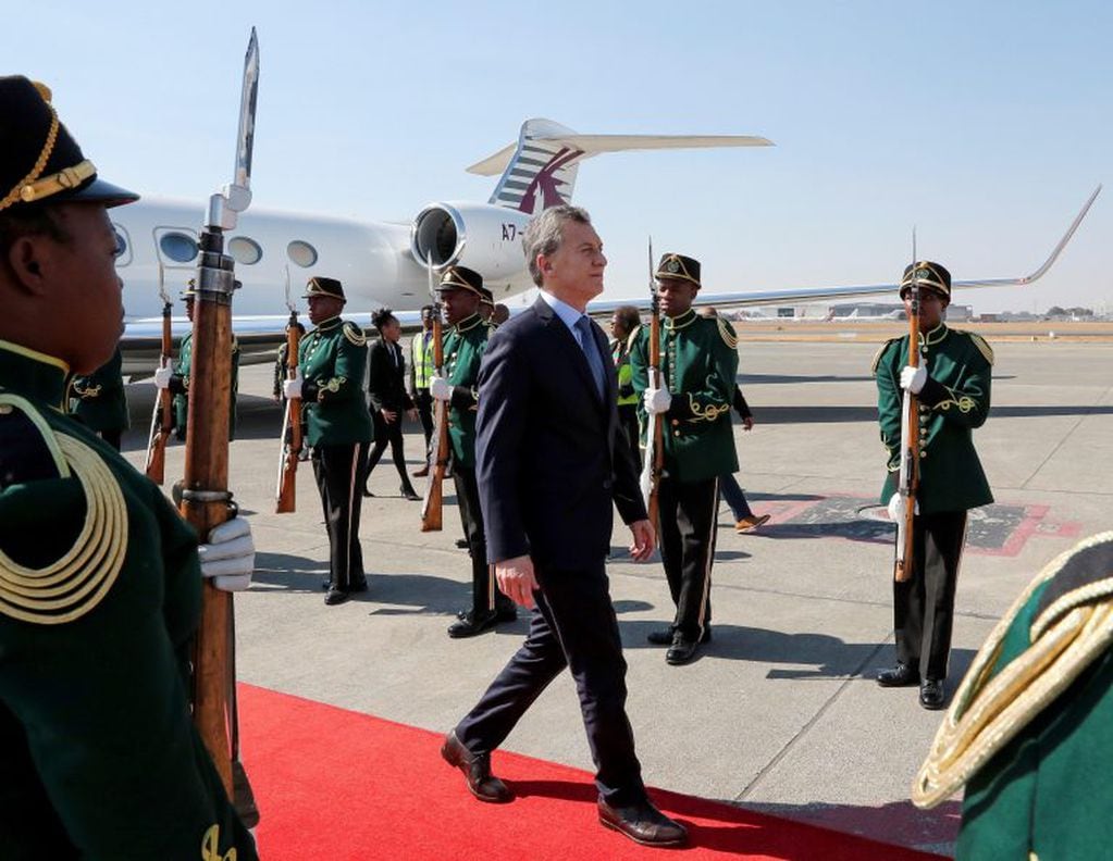 Mauricio Macri aterrizó esta mañana en el aeropuerto de Johannesburgo, en Sudáfrica; participa hoy y mañana de la cumbre de los BRICS.
EFE - Casa Rosada