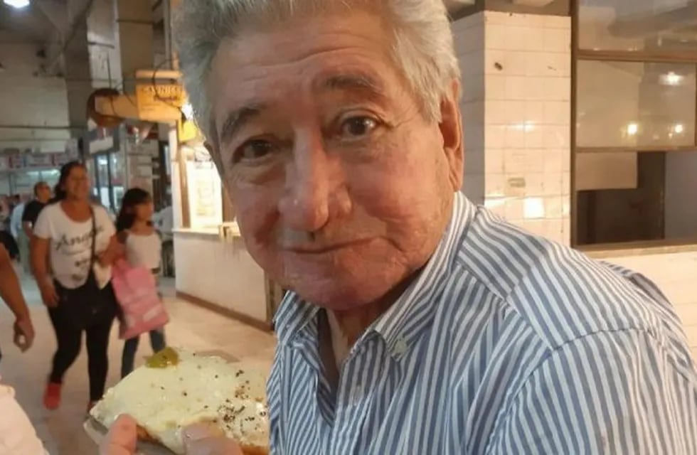 Invitó a comer a su abuelo y la reacción se volvió viral. (Twitter: @AldanaRufino)