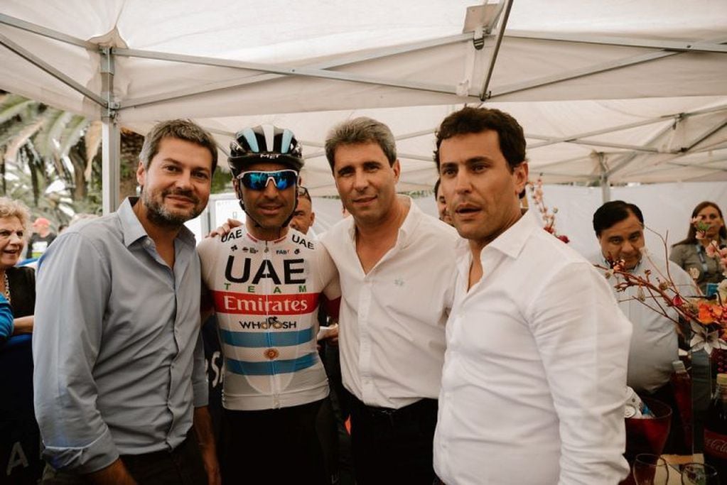 Matías Lammens junto al ciclista argentino Maximiliano Richeze, el gobernador Sergio Uñac y el secretario de Deportes, Jorge Chica.