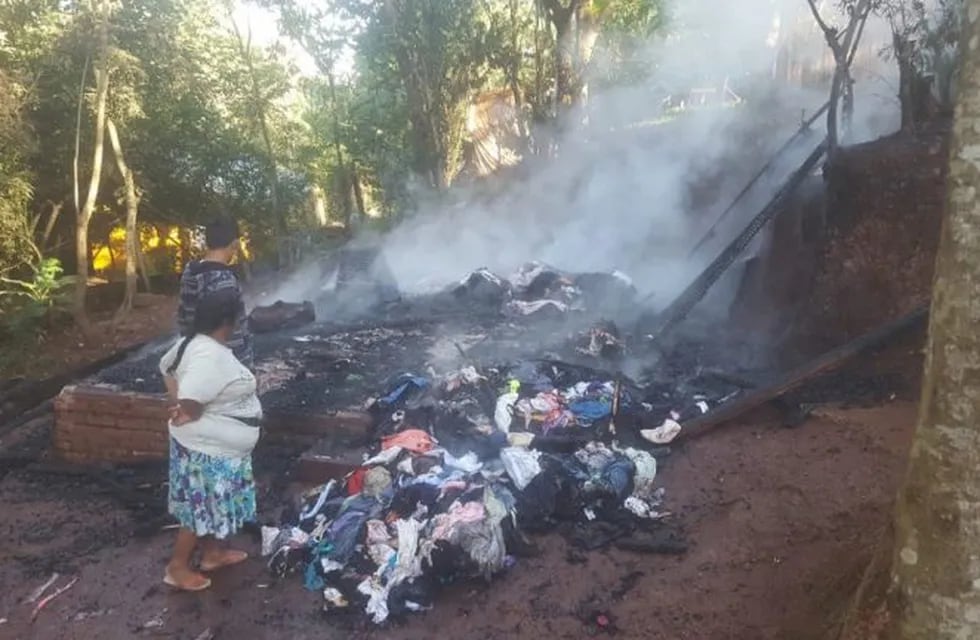 Un incendio hizo desaparecer una casa en Iguazú