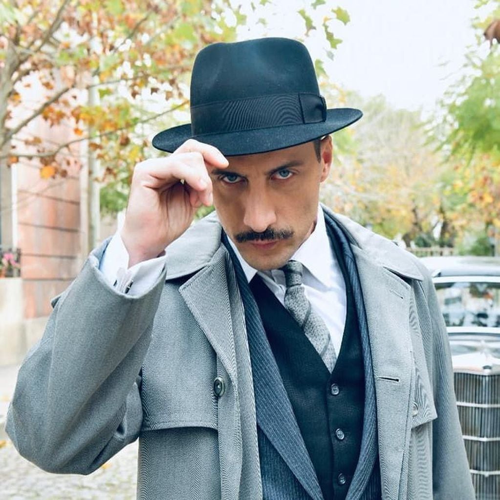 Luciano Cáceres interpreta al comisario Julio Salaberry en "Argentina, tierra de amor y venganza" (Foto: Instagram/ @lucianocaceresok)