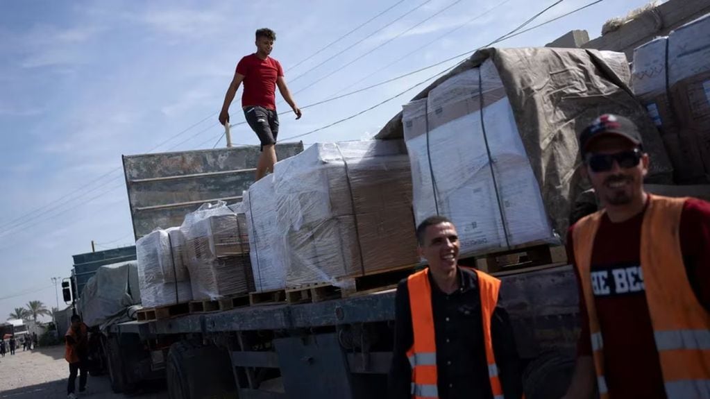 Camiones con ayuda humanitaria ingresan a la Franja de Gaza. / Foto: Gentileza