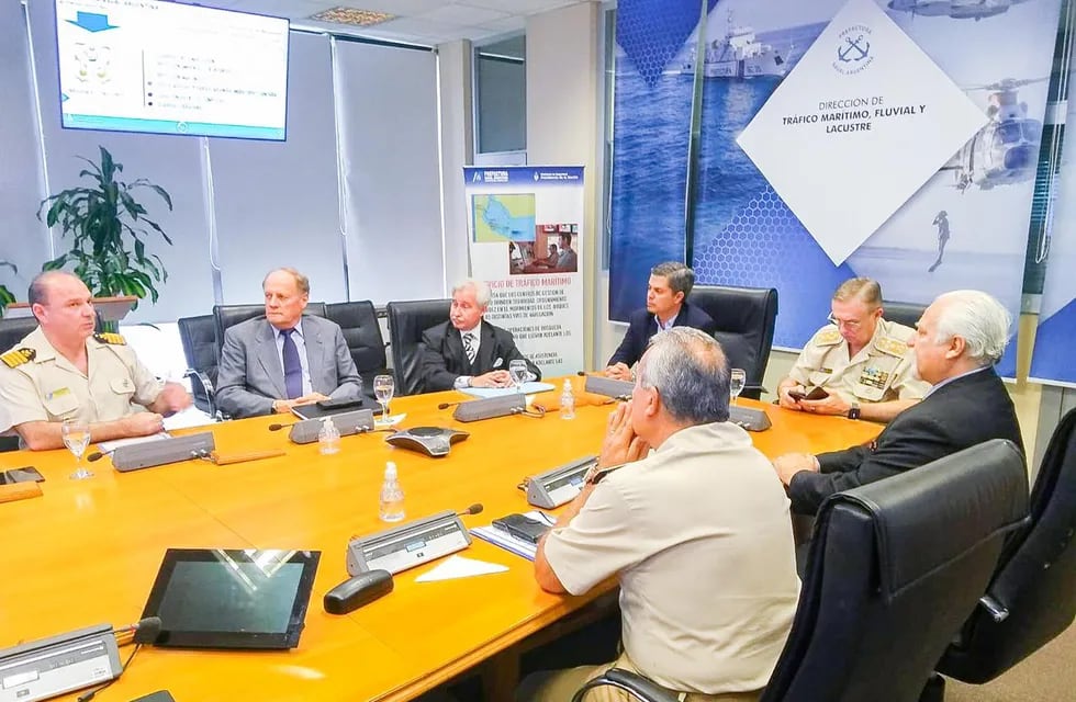El encuentro tuvo lugar en el Edificio Guardacostas, sede de la Prefectura Naval Argentina.