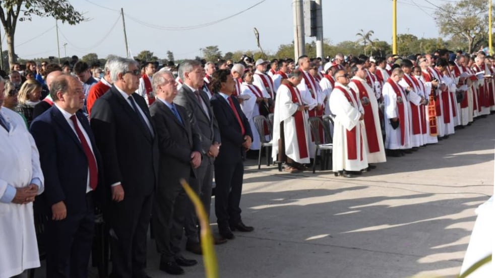Altas autoridades de Salta y Jujuy acompañaron a la curia y la feligresía católica de la región, en la ceremonia de beatificación de los mártires del Zenta.
