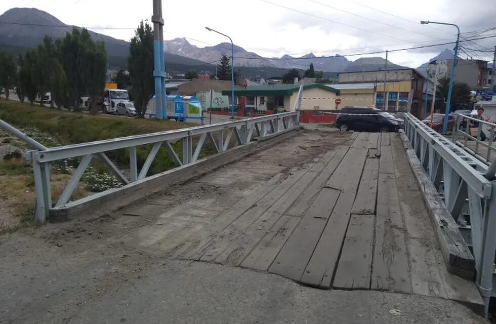 Puente cortado en Ushuaia.