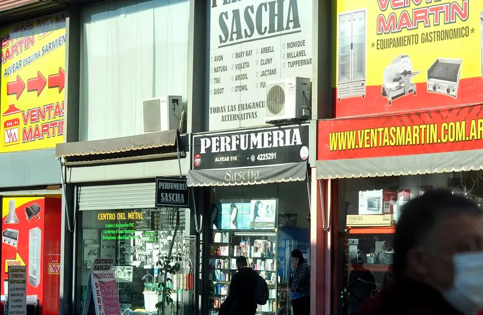 Farmacia y perfumería Sascha en calle Alvear al 500.