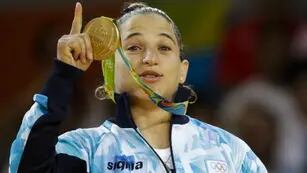 La primera. Pareto, con su oro olímpico. El primero para una argentina en una disciplina individual. (AP/archivo)