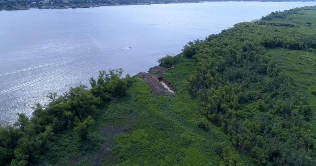 La denuncia plantea la construcción de un canal para posibilitar el ingreso a la laguna El Embudo en la zona de islas. (Amigos de la isla autoconvocados)
