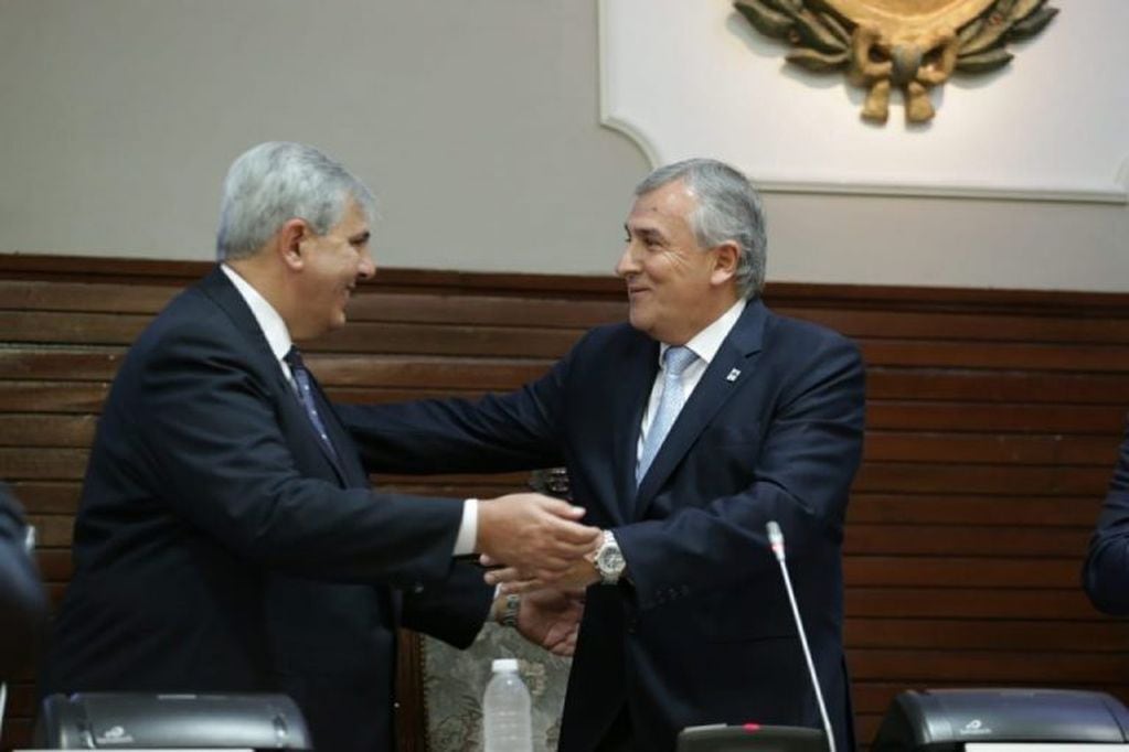 Afectuoso saludo de Haquim y Morales, tras haber prestado juramento ambos este martes en la sesión especial convocada por la Legislatura de Jujuy.