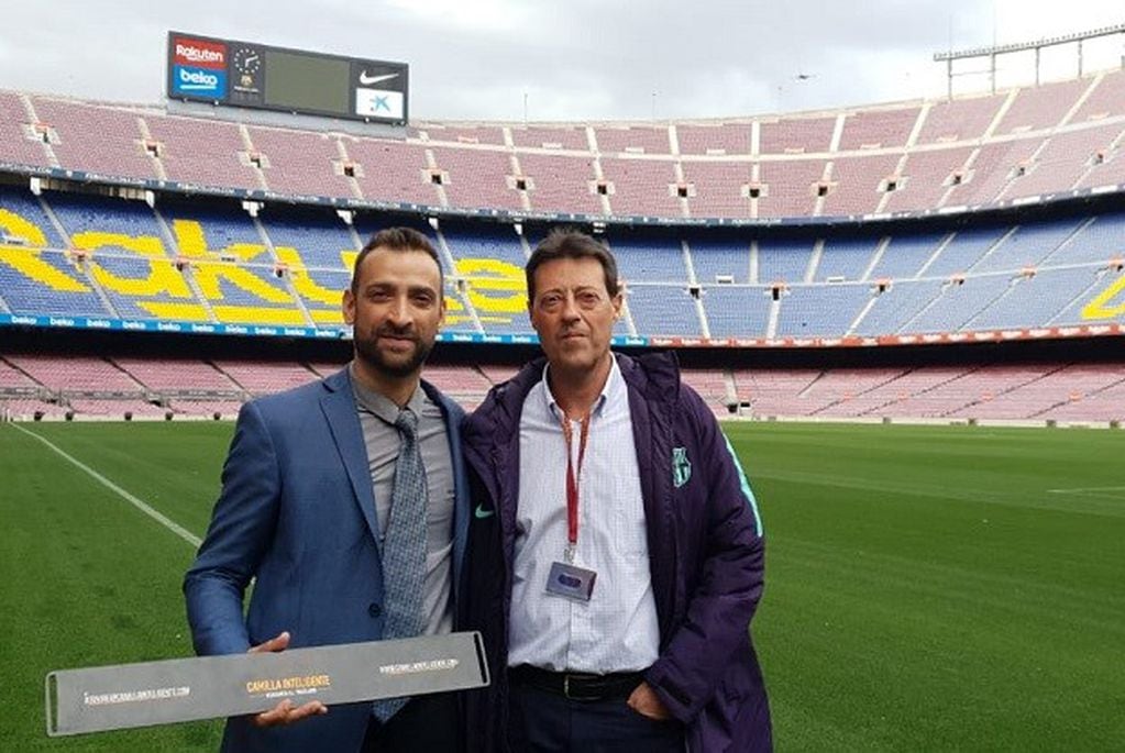 Presentación en el estadio de Barcelona FC junto a Manel García -responsable del Centro Médico y Coordinador Asistencial-.