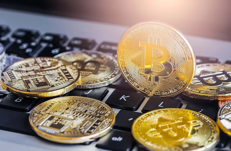 El bitcoin se ubica cerca de su máximo histórico y ya supera los 65.000 dólares. Foto: La Voz