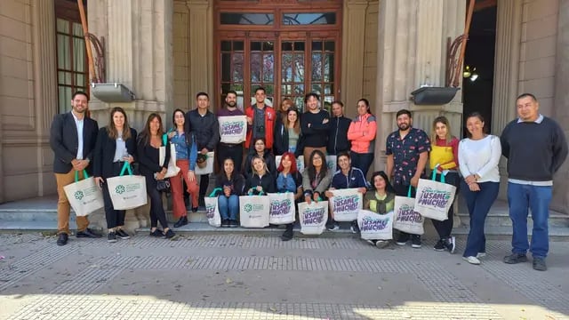 Estudiantes de la Licenciatura en Gestión Ambiental de la Universidad Nacional Arturo Jauretche de Florencio Varela (Buenos Aires)