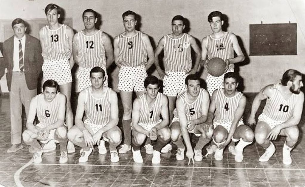 Equipo del Club Cano 1969: F. Romero, E. Derimais, J. Becerra, R. Castromán, O. Trillo, E. Valero, G. Sánchez. Abajo: J. Evans, H. Sochi, J. Falcioni, F. Valero, P. Jaliff y F. Fumagali.