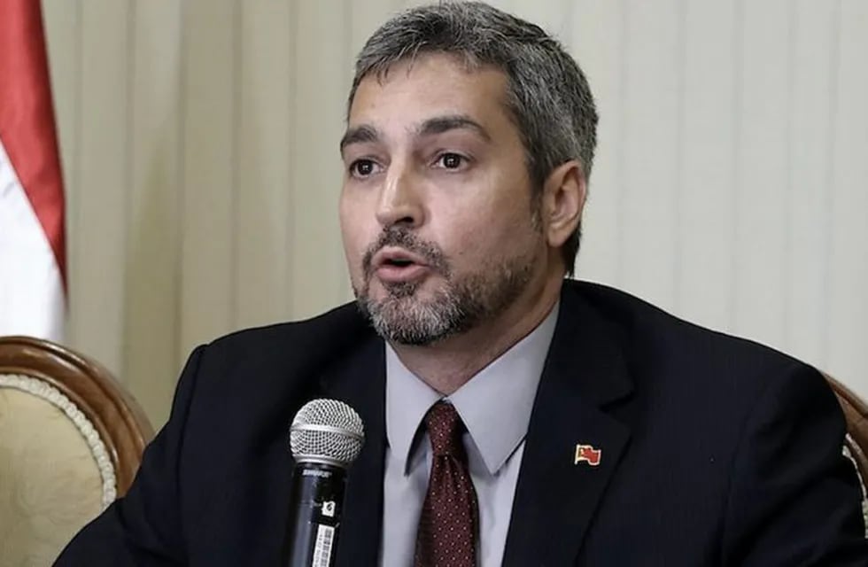 Mario Abdo Benítez, presidente de Paraguay, se refirió al avión venezolano iraní retenido en Ezeiza y afirmó que uno de los tripulantes "se cambió la cara".