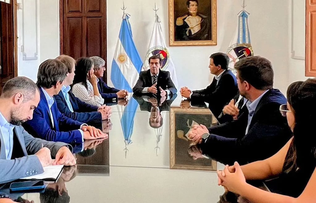 El gobernador de Jujuy, Carlos Sadir, recibió a las cámaras mineras del NOA en el Salón Blanco de la Casa de Gobierno.