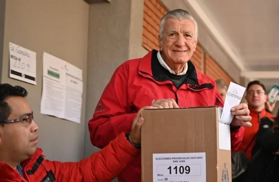 José Luis Gioja ya votó