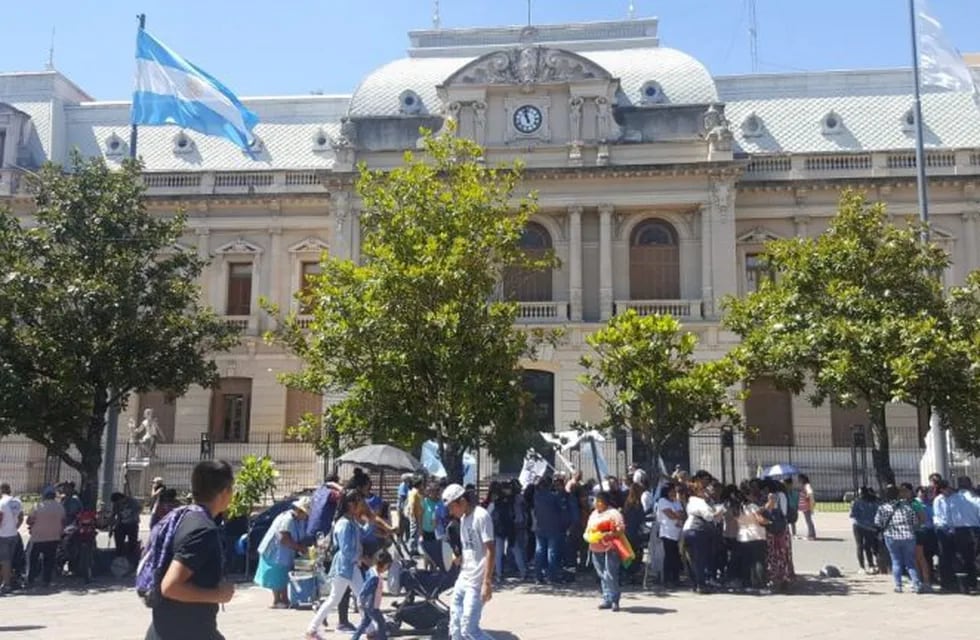 Sindicatos llegan a la Casa de Gobierno de Jujuy