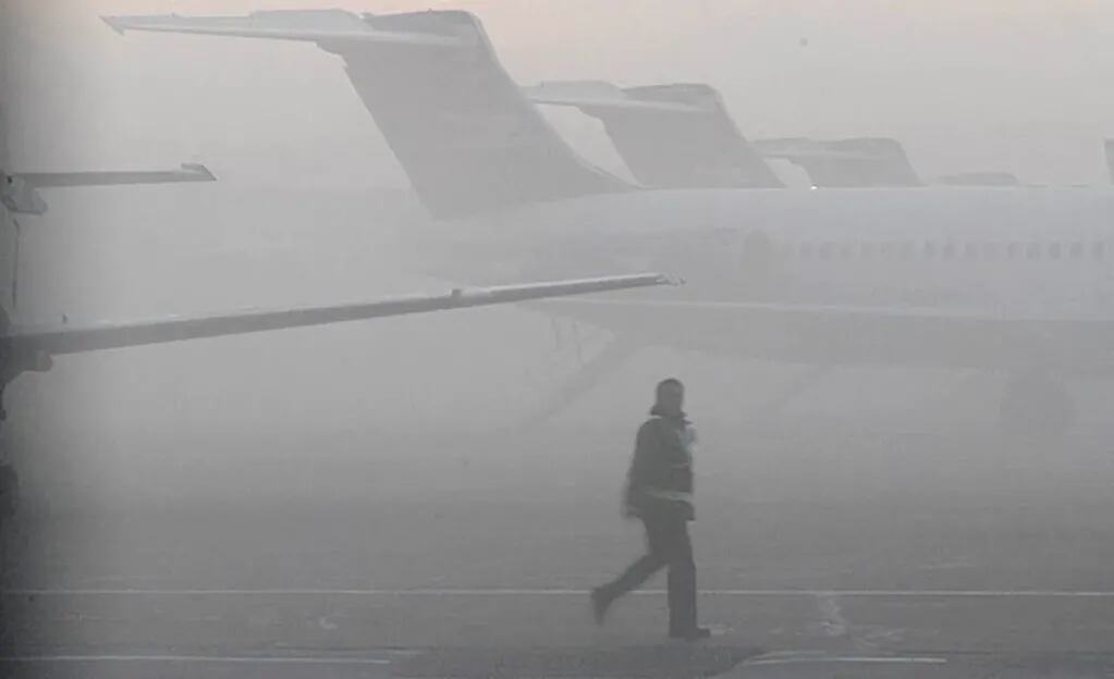 La intensa niebla perjudicó estos días varios vuelos.