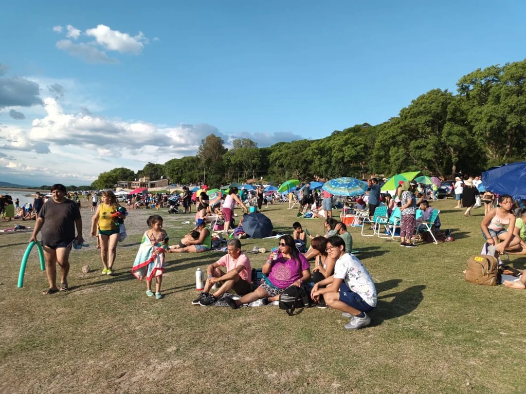 Más de cuatro mil personas disfrutaron este fin de semana del parador del dique La Ciénaga, en El Carmen, Jujuy.