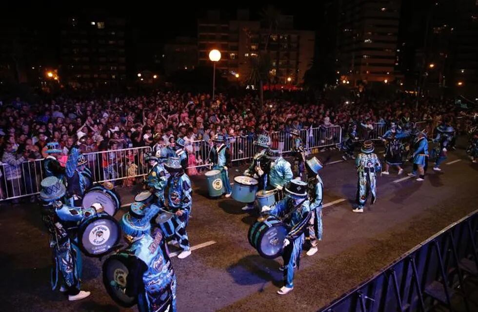 Destacan la convocatoria que tuvo el Corso Central de los Carnavales Marplatenses (Fotos: Prensa Turismo Mar del Plata)