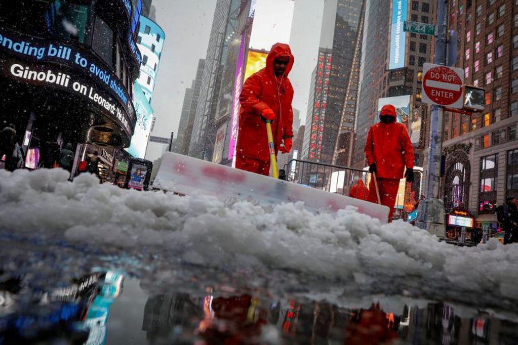 Al menos cuatro muertos por la tormenta de nieve en Estados Unidos. Foto: REUTER.