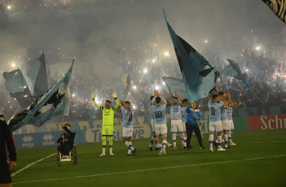 El Gigante de Alberdi fue una fiesta en la victoria de Belgrano ante Defensores de Belgrano.