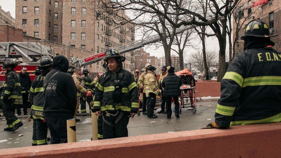 Un incendio en Nueva York dejó al menos 19 muertos, entre ellos 9 menores de edad, y más de 60 víctimas fatales.