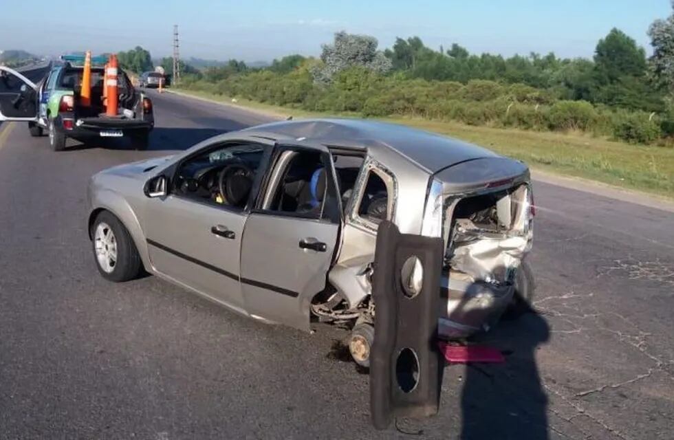 La directora de tránsito de Zárate chocó con su auto y dio positivo en el test de alcoholemia.