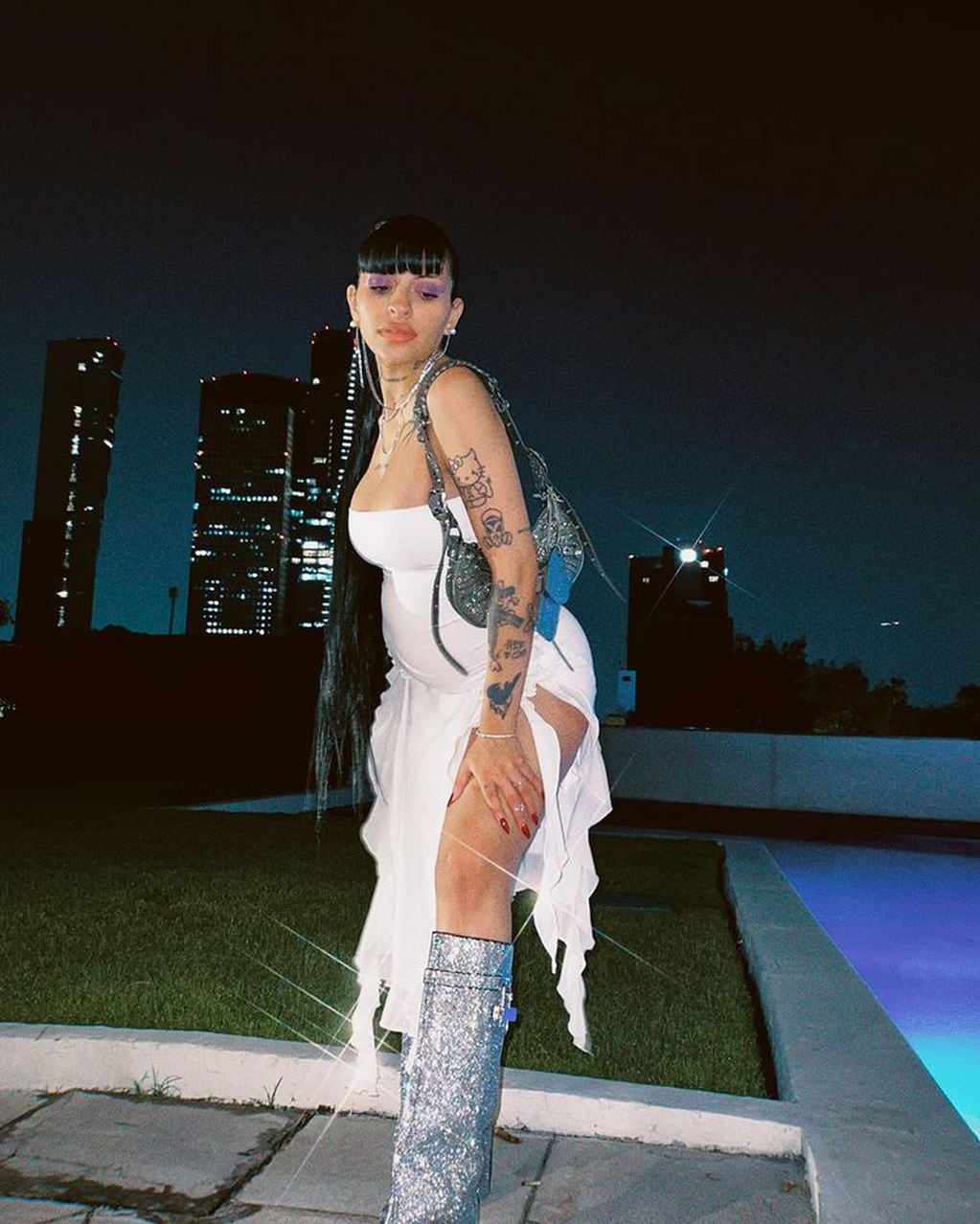 Cazzu deslumbró en Instagram con un outfit ultra sensual y dejó al descubierto sus tatuajes
