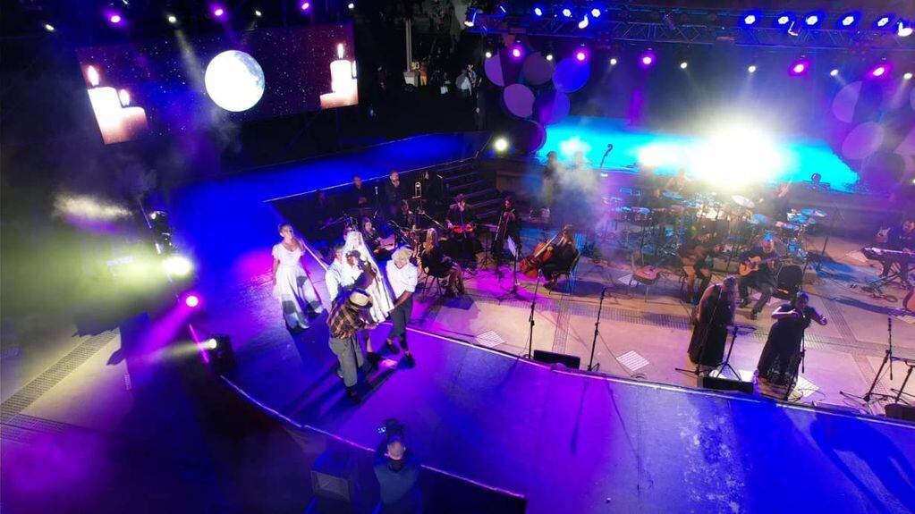 Vendimia de la Luna fue la puesta en escena que se realizó en la plaza Carlos María de Alvear.