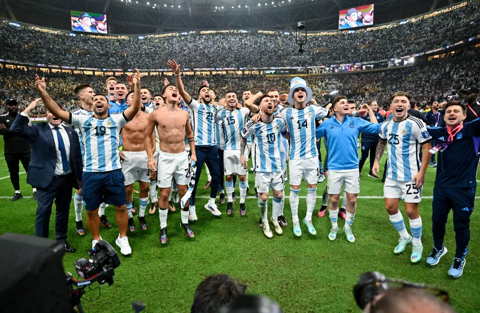La selección argentina se consagró campeona y fue recibida por miles de personas en Ezeiza. Foto: @Argentina.