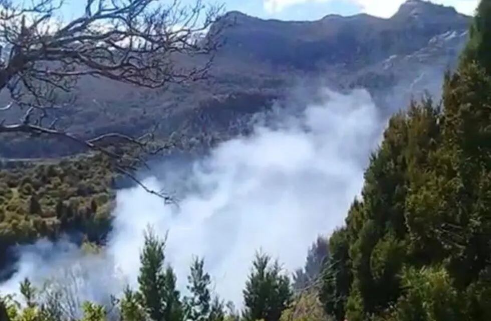 incendio camino a la Presa Futaleufú