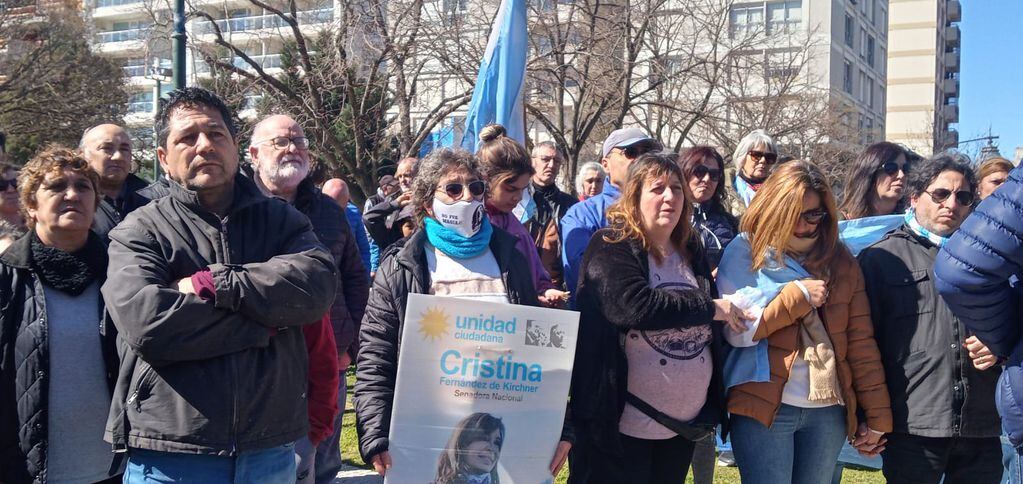 Tres Arroyos marcha en defensa de la democracia y en repudio al atentado contra Cristina Kirchner
