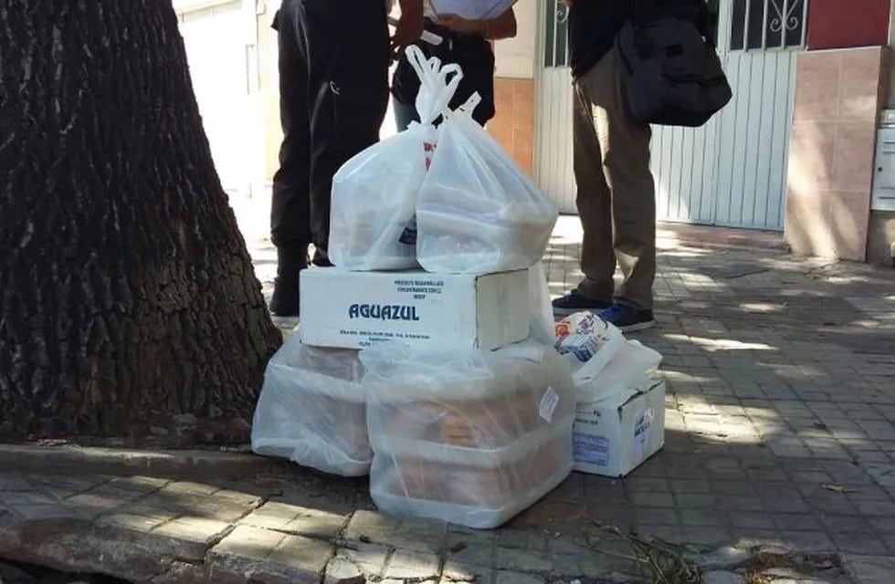 Decomisaron mu00e1s de 40 kilos de pescado  de un vehículo que no se encontraba refrigerado.