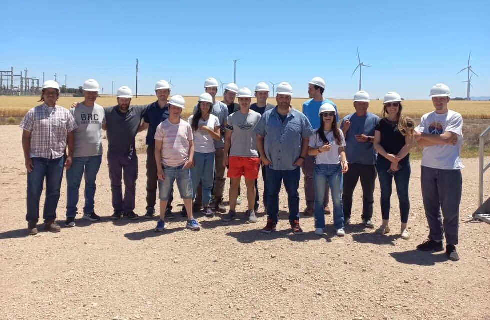 estudiantes de la Tecnicatura en Energías Renovables y Convencionales visitaron los Parques Eólicos “La Genoveva” I y II