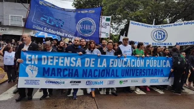 Marcha por la universidad pública: pese a las inclemencias climáticas Misiones se unió a la masiva movilización
