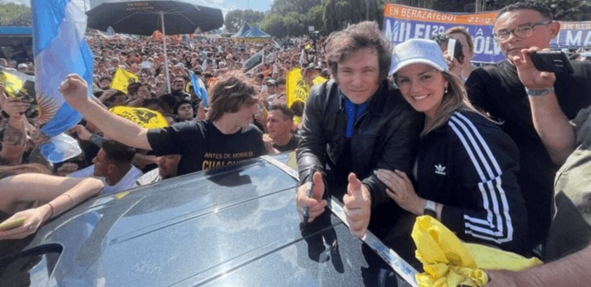 Milei y Píparo, de campaña