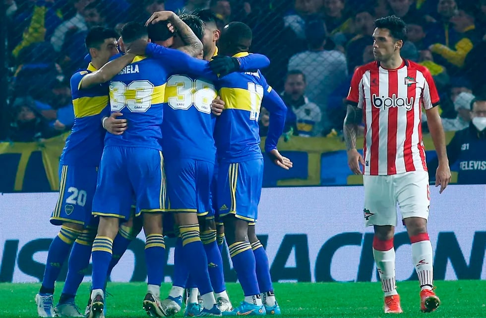 Con una sólida tarea colectiva, Boca goleó a Estudiantes en la Bombonera y gana confianza en la Liga Profesional. (Fotobaires)