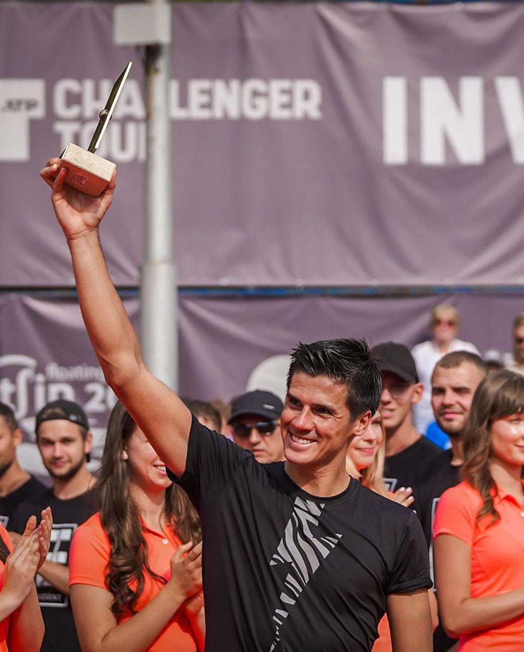 El hermano del "Mago" alzó el trofeo gracias a una buena actuación sobre polvo de ladrillo.