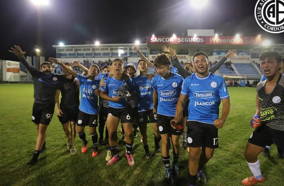 La Octava de Belgrano festejó tras vencer a Ferro por penales (@Belgrano).