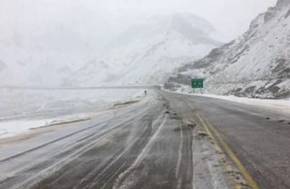 Paso fronterizo con Chile cerrado por nevada