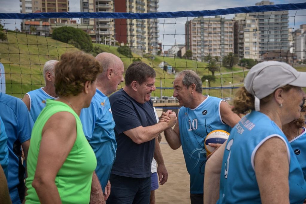 Se pueden utilizar las instalaciones de 8 a 20. Beach volley, atletismo, triatlón, gimnasia aeróbica, fútbol, son algunas de las prácticas que se dictan.