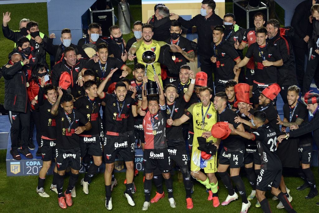 Facundo Farías fue una de las figuras del Colón campeón de la Copa de la Liga Profesional el pasado 4 de junio en San Juan. (Télam)