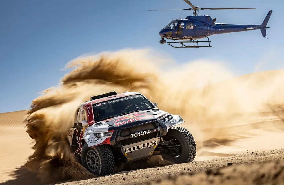Al-Attiyah dominó la Etapa 2 del Dakar 2023 con su Toyota Hilux.