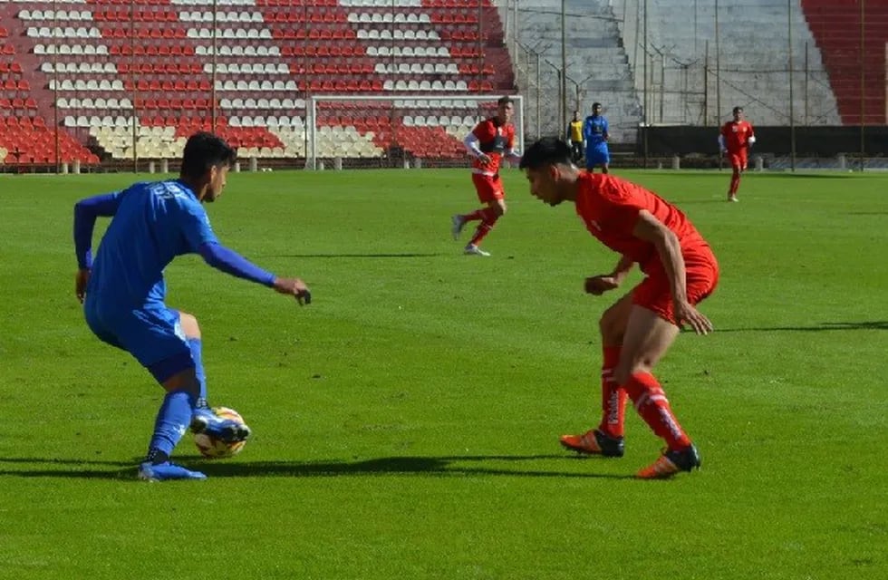 Godoy Cruz y Unión jugaron un amistoso en Santa Fe.