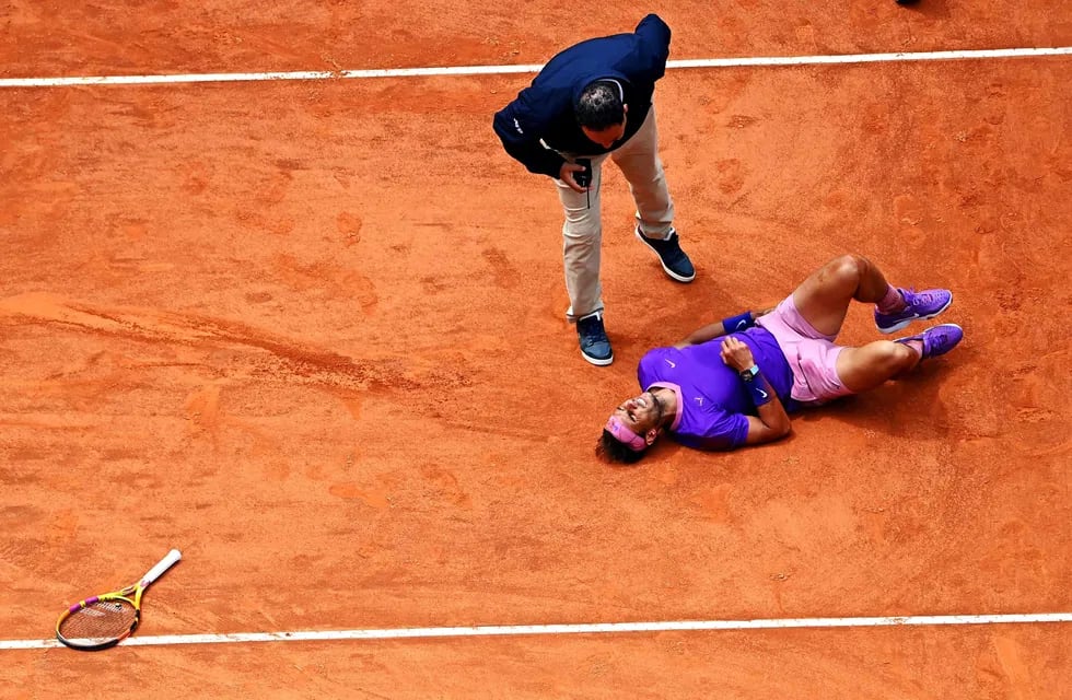Rafael Nadal tuvo una fuerte caída en Italia.