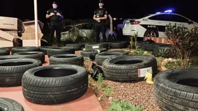 Secuestran contrabando de neumáticos en Eldorado