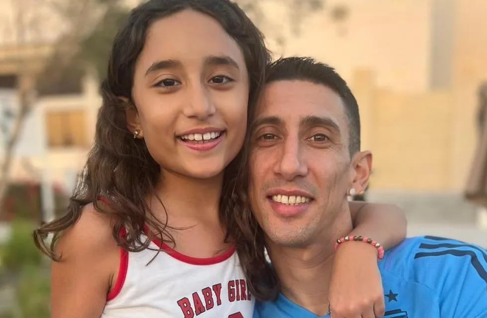 Ángel y Mía, su primogénita, durante el Mundial de Qatar.